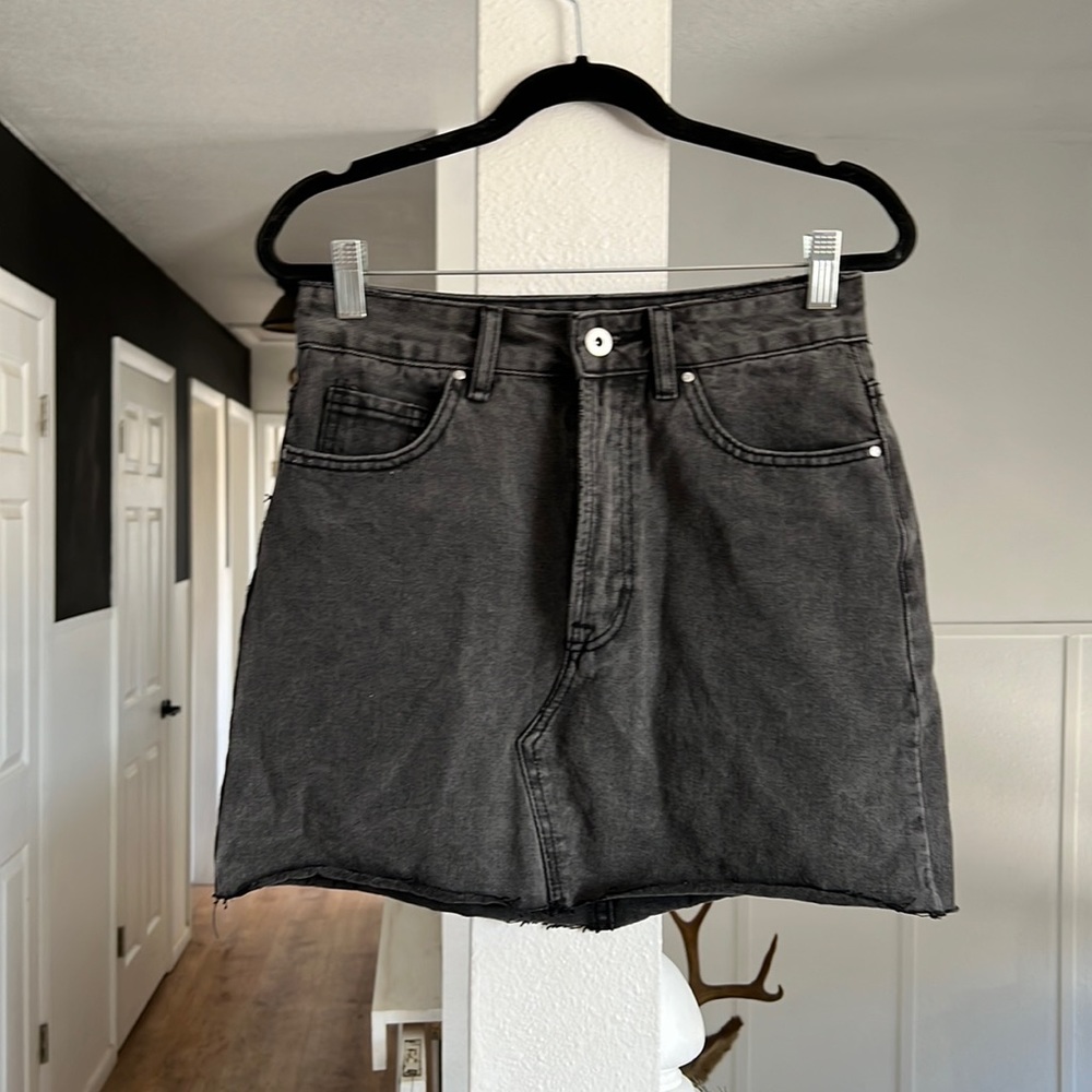 cotton on gray raw hem mini skirt size 4